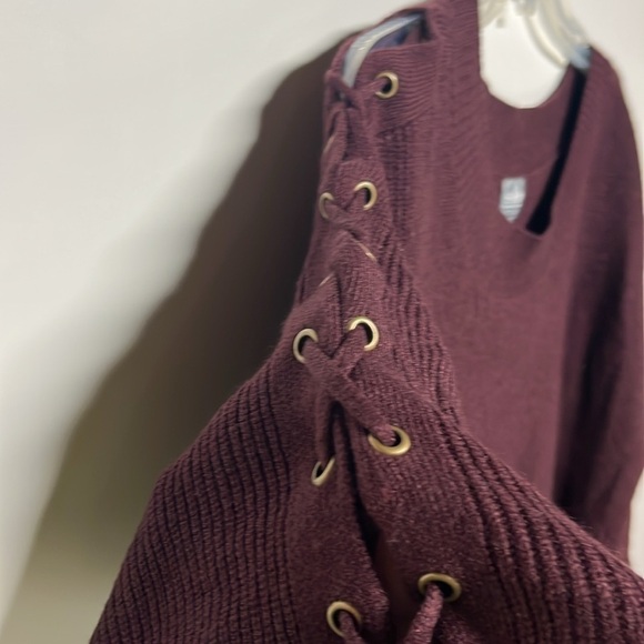Burgundy Sweater Criss Cross Arm Laced - Picture 7 of 14